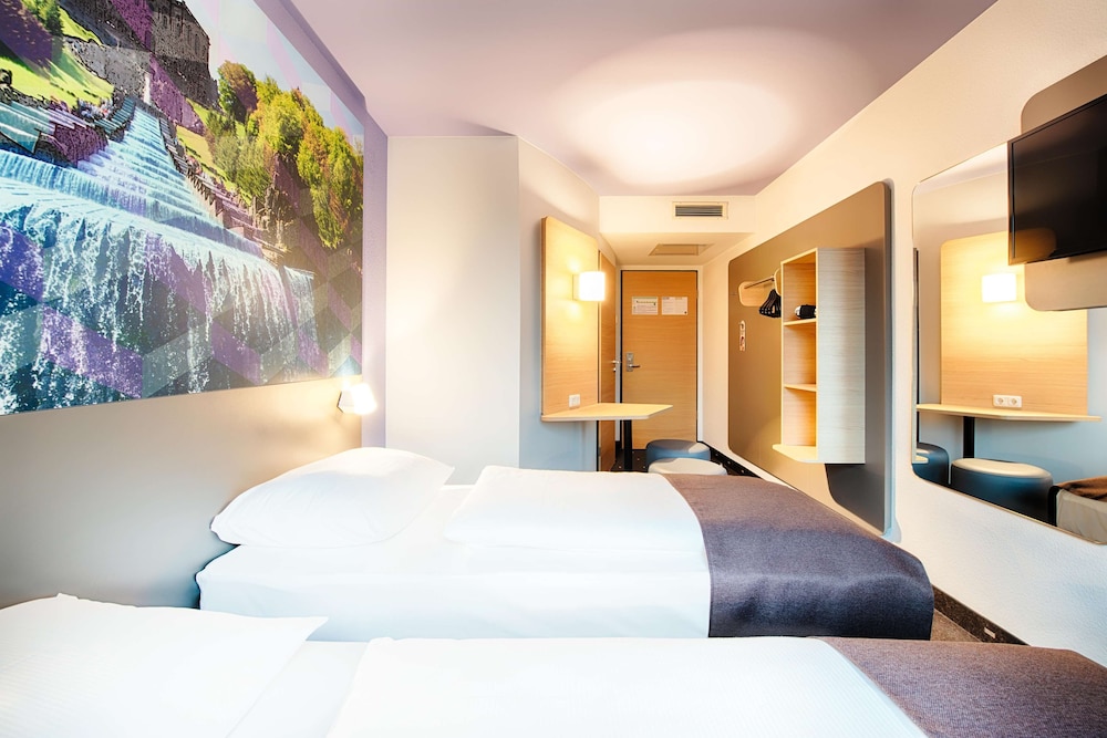 Twin Room - Photo 3