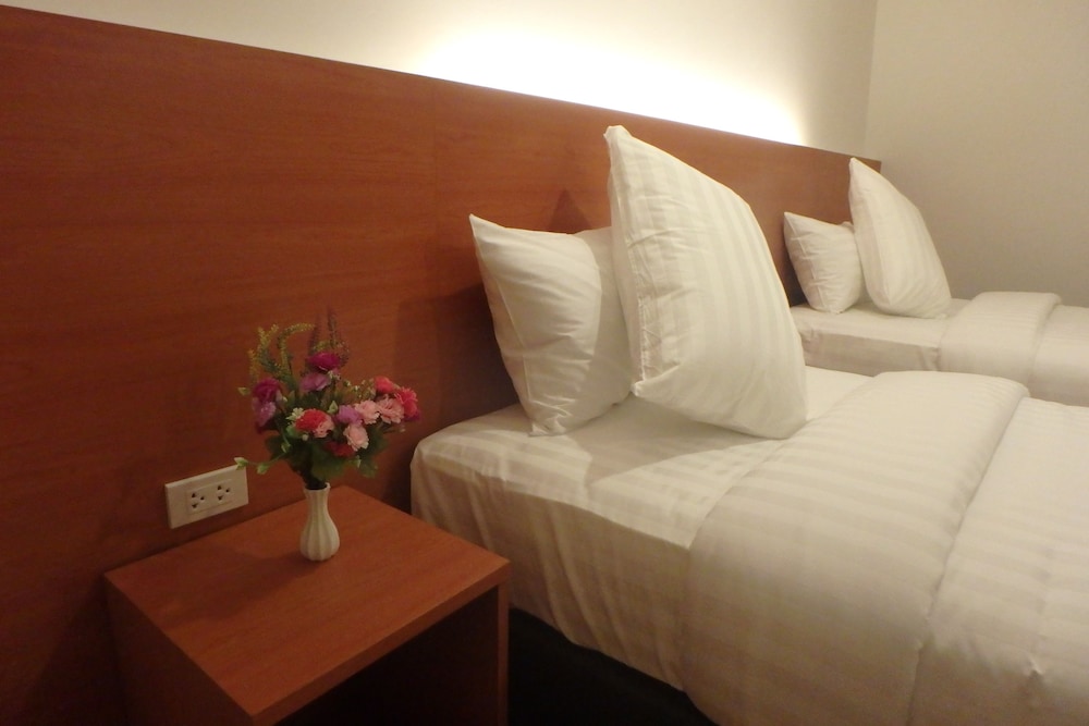 Deluxe Twin Room photo 3