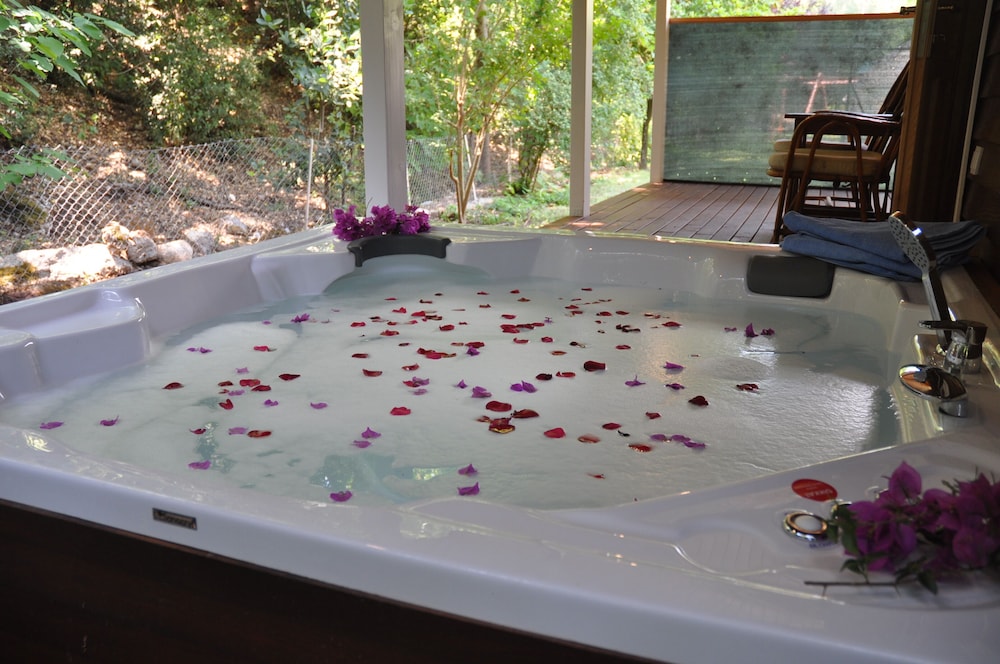 Honeymoon Suite photo 2