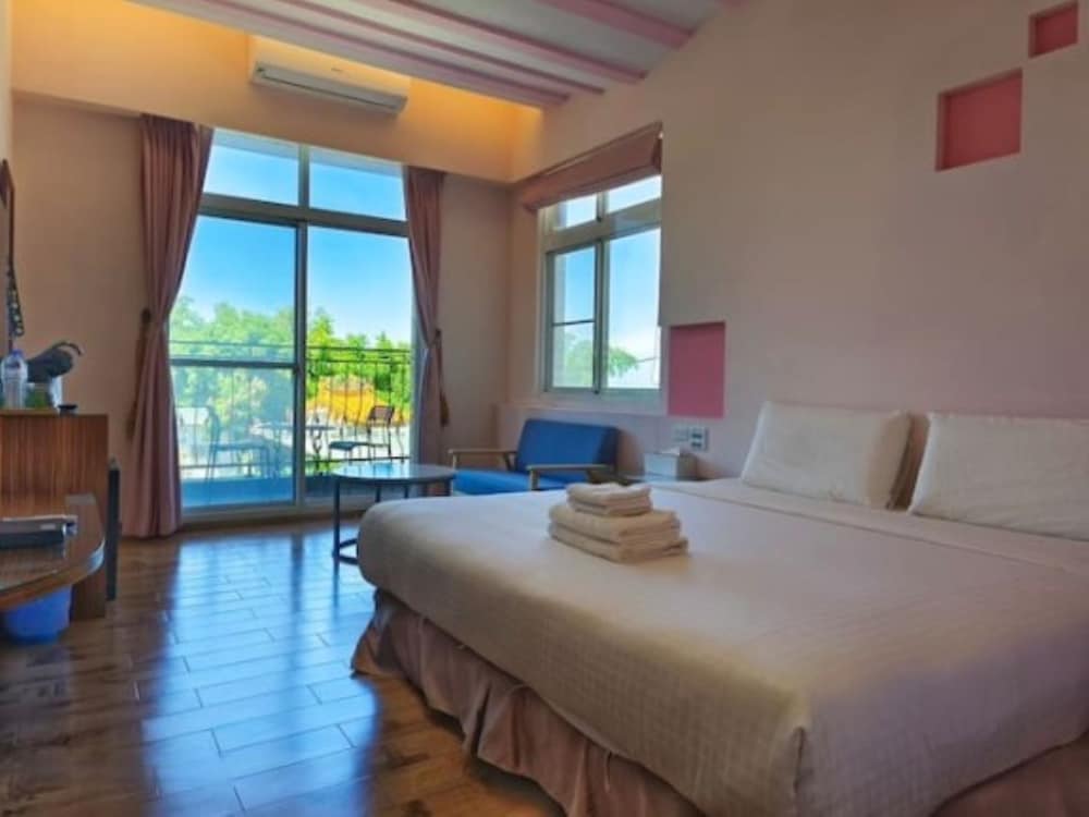 Double Room with Side Sea View and Balcony photo 1