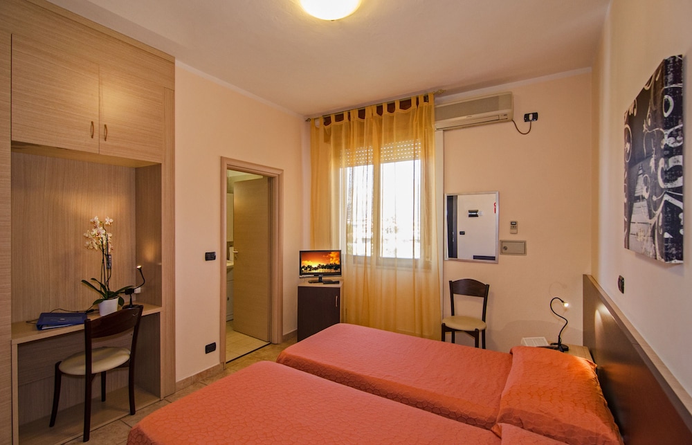 Standard Double or Twin Room, 1 Bedroom photo 3