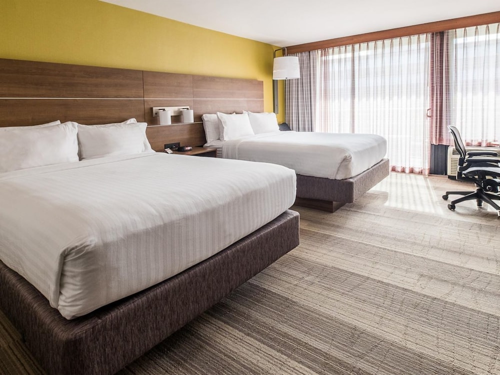 Standard Room, 2 Queen Beds, Accessible (Communications)