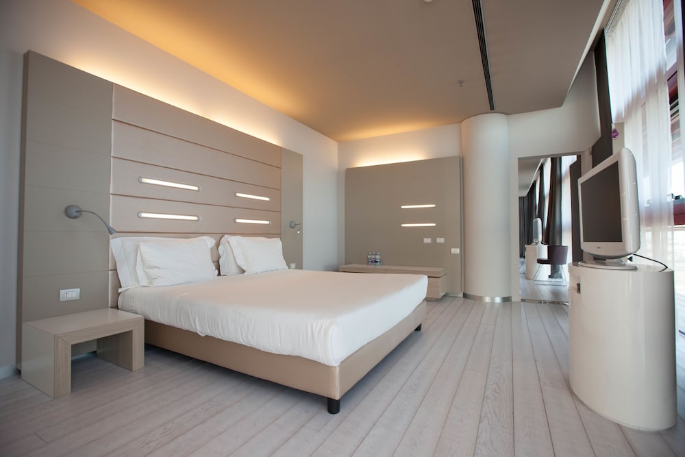 Family Suite, Multiple Beds, Non Smoking - Photo 7