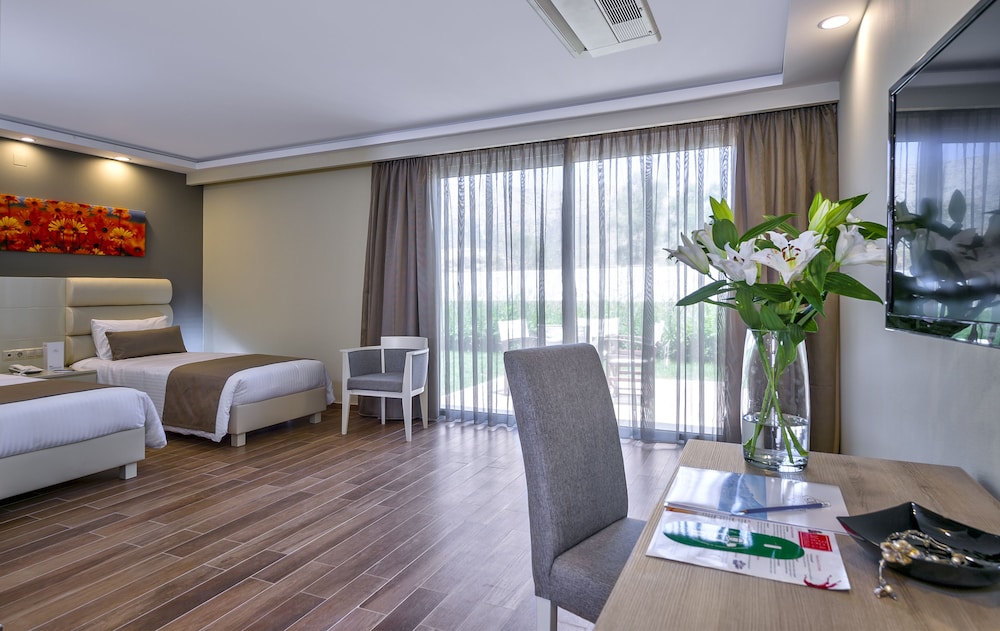Family Suite, 2 Bedrooms, 2 Bathrooms - Photo 13