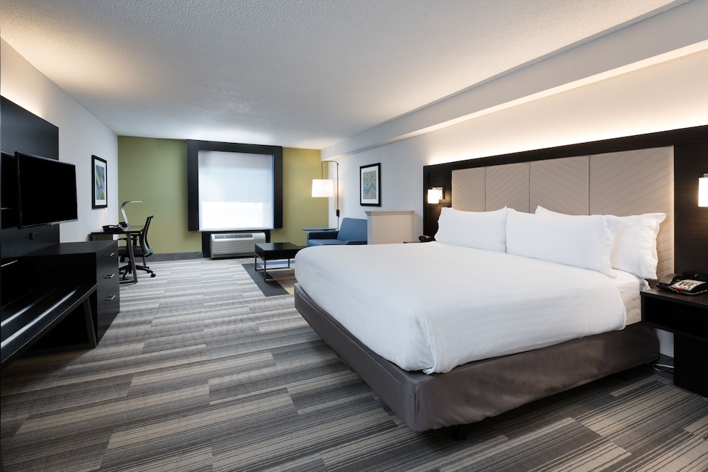 Suite, 1 King Bed with Sofa bed (Extra Floor Space) - Photo 2