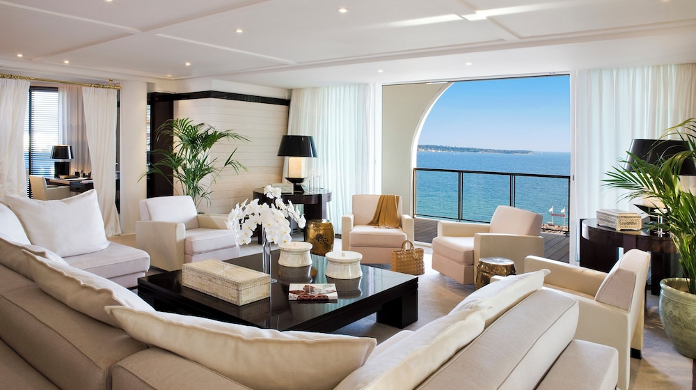 Suite (Majestic)