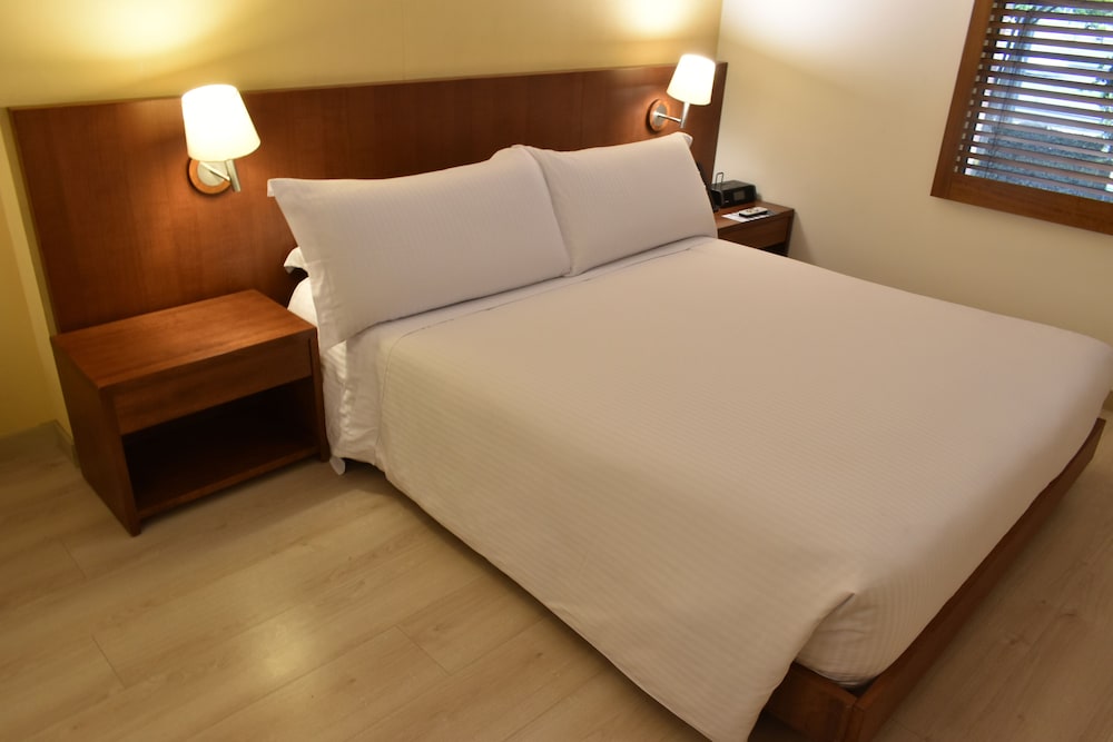 Superior Room, 1 Queen Bed - Photo 3