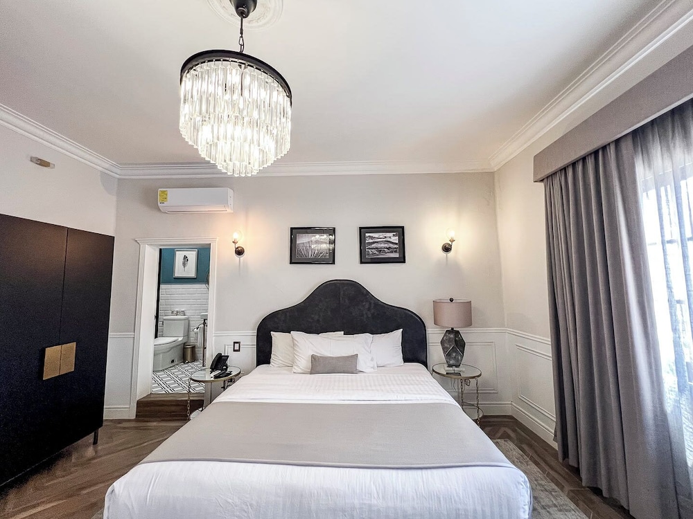 Room, 1 King Bed, Non Smoking photo 3