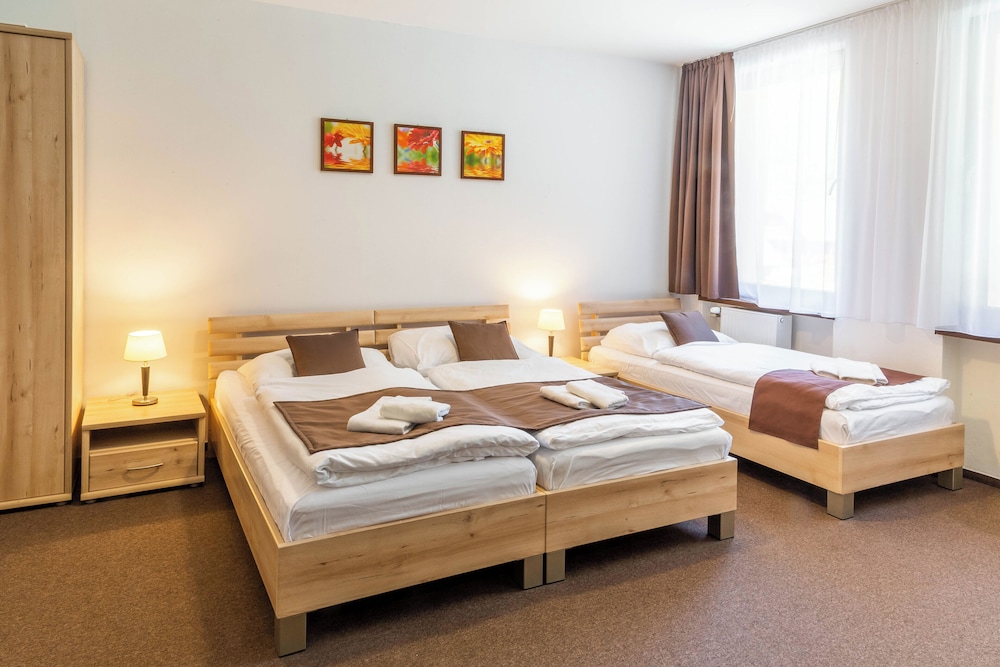 Triple Room, Kitchenette photo 1