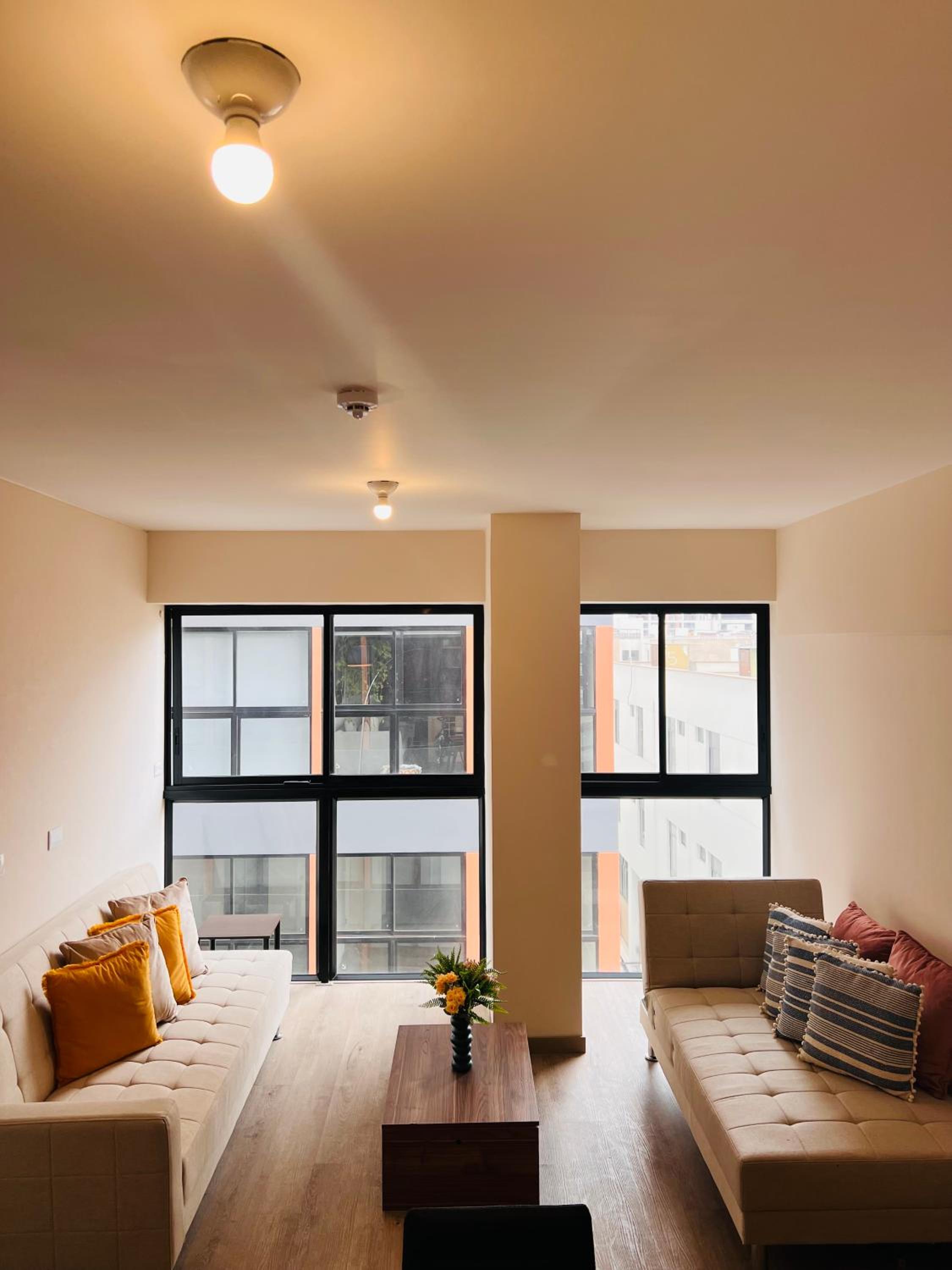 One-Bedroom Apartment photo 1