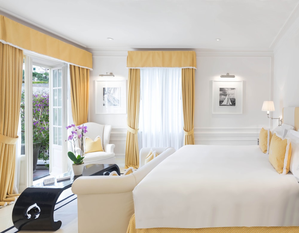 Penthouse (Sea or Pool View)