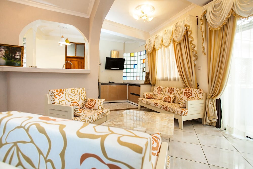 Suite, 4 Bedrooms photo 3