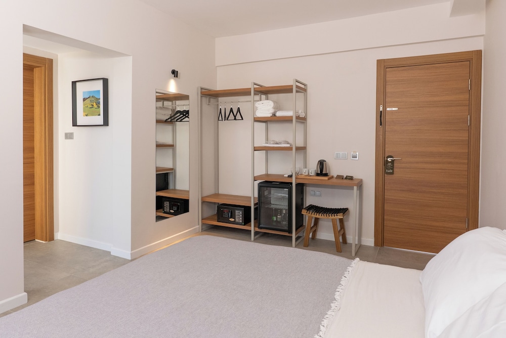 Deluxe Double Room, Lake View photo 2