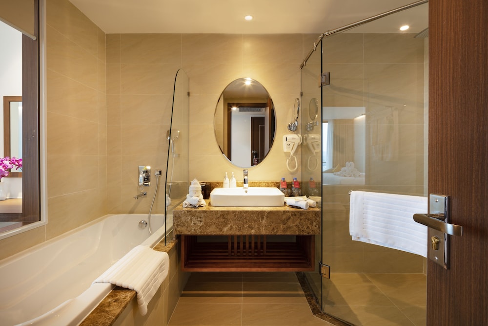 Suite - Photo 7