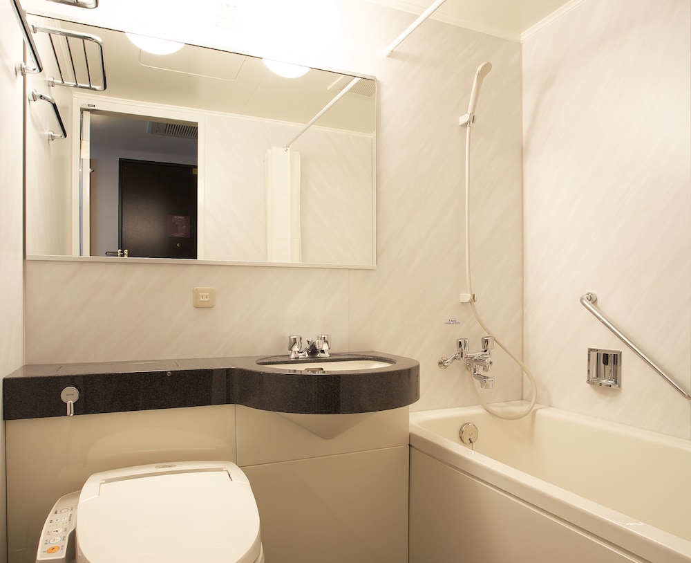 Standard Queen Room, Non Smoking (No cleaning Service) - Photo 4
