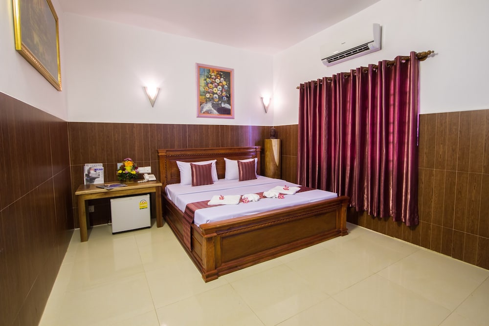 Deluxe Double Room, 1 King Bed, Garden View
