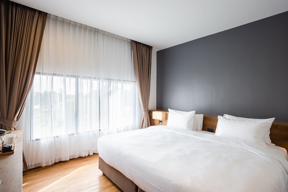Deluxe King Room - Photo 4