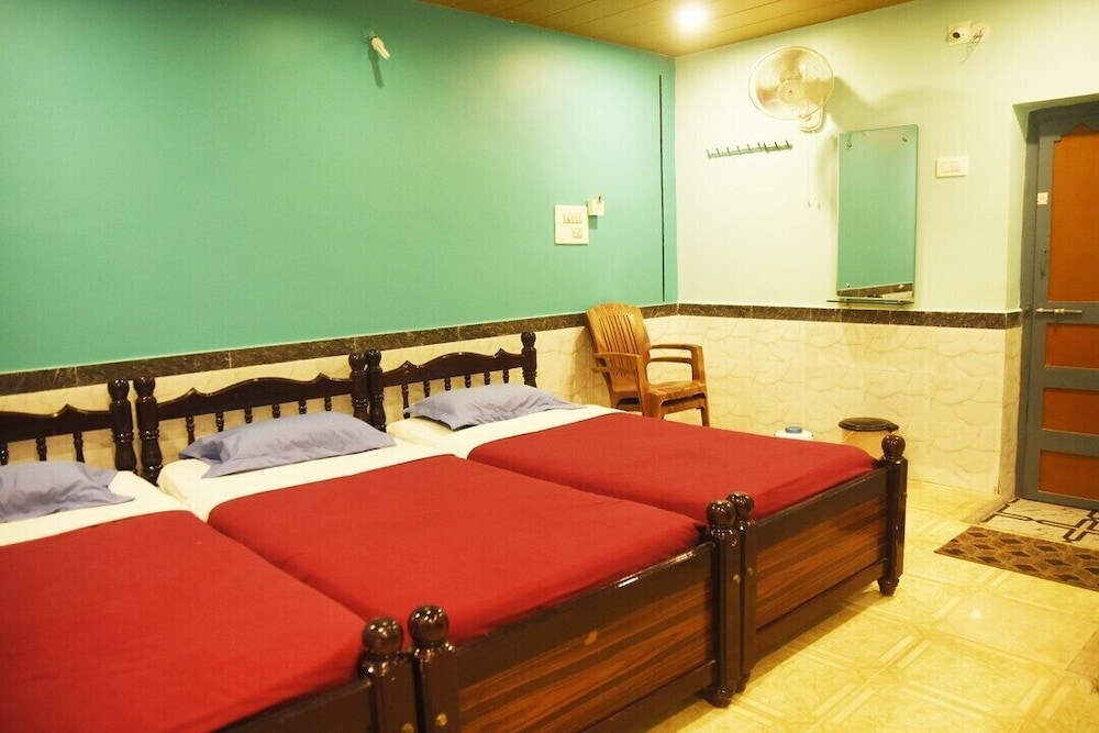 Economy Triple Room - Photo 3