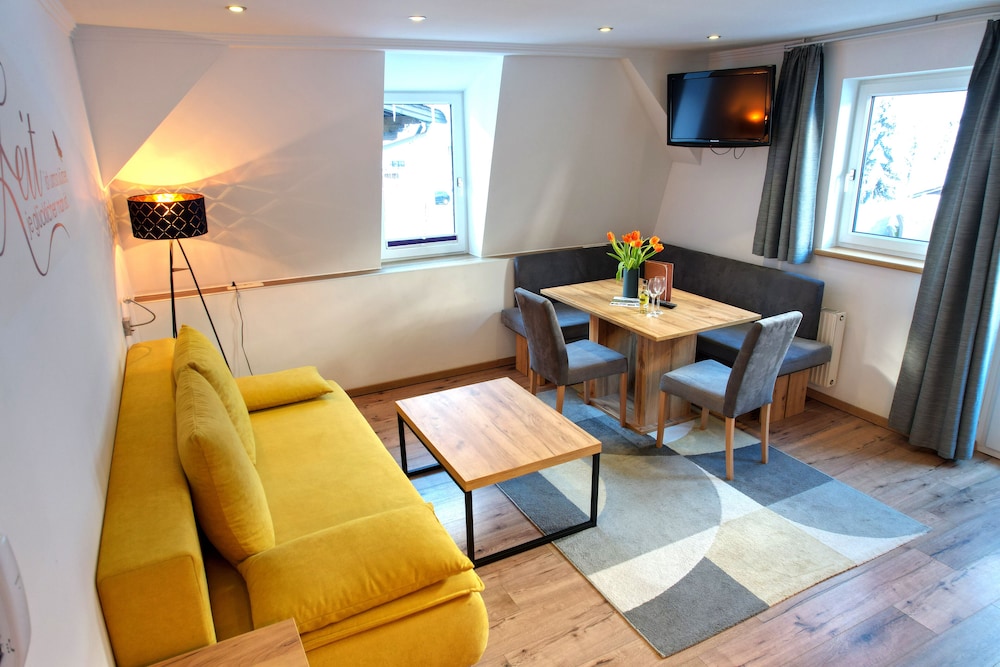 Family Room, 1 Bedroom, Balcony, Garden View (Großglockner ) photo 1
