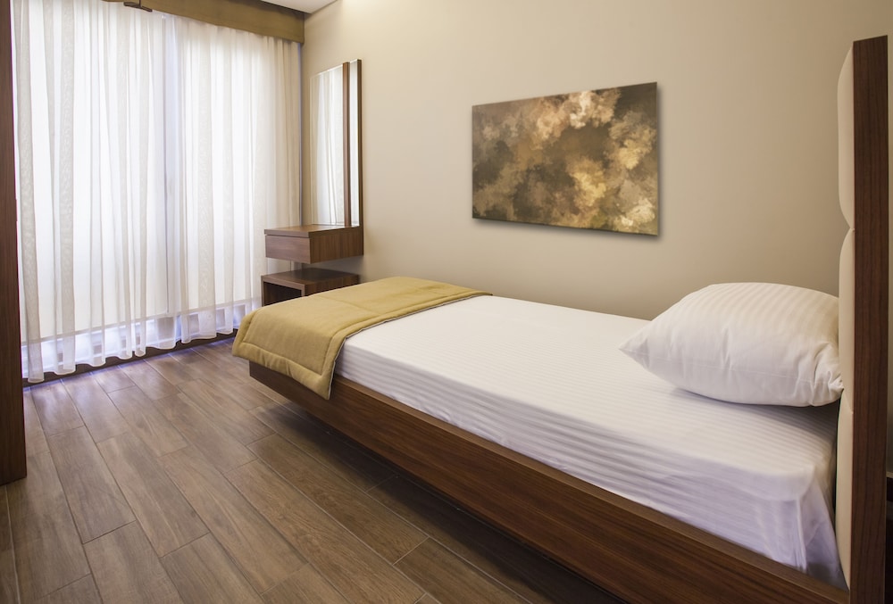 Suite, 2 Bedrooms photo 3