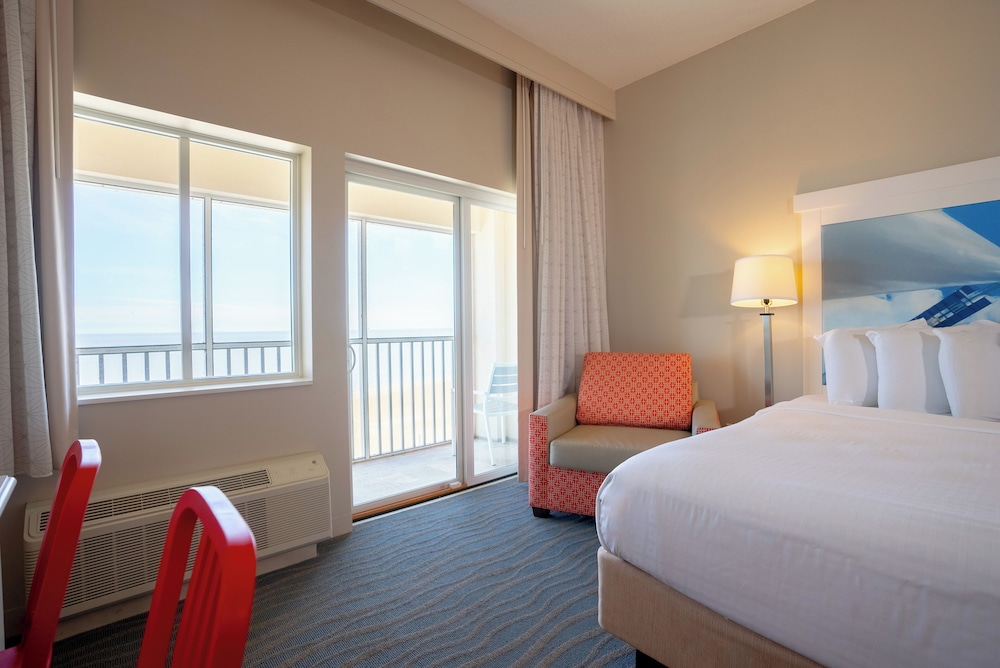 Standard Room, Multiple Beds, Balcony, Lake View
