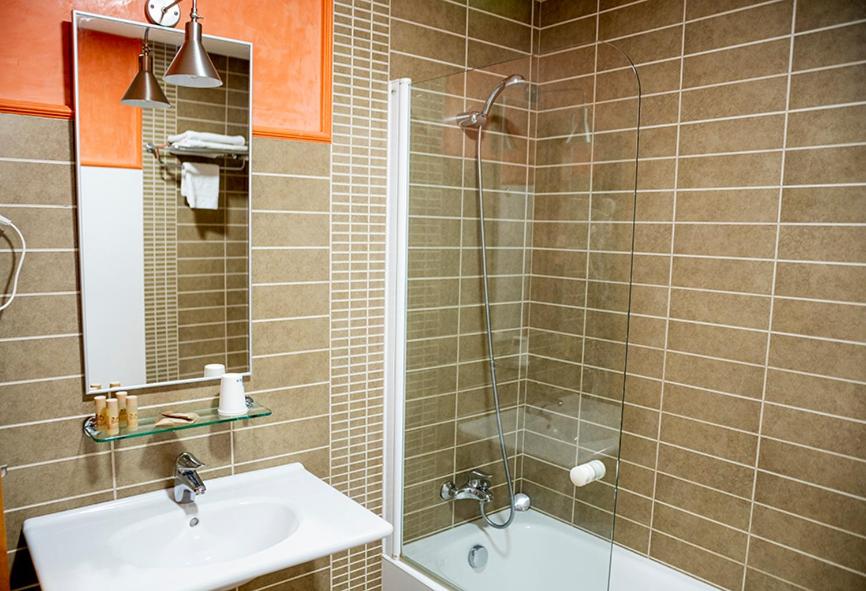 Double or Twin Room photo 3