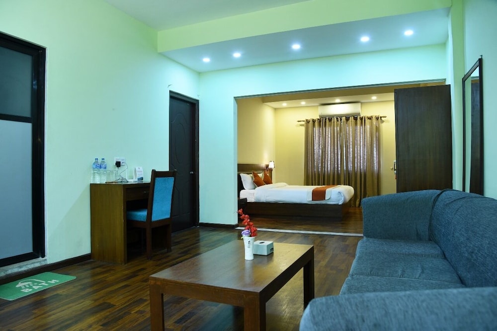 Junior Studio Suite, Balcony, City View