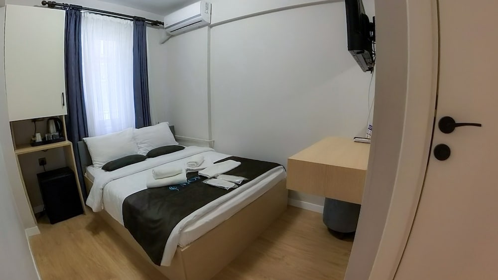 Economy Room - Photo 13