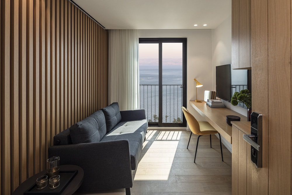 Junior Suite, Lake View photo 3