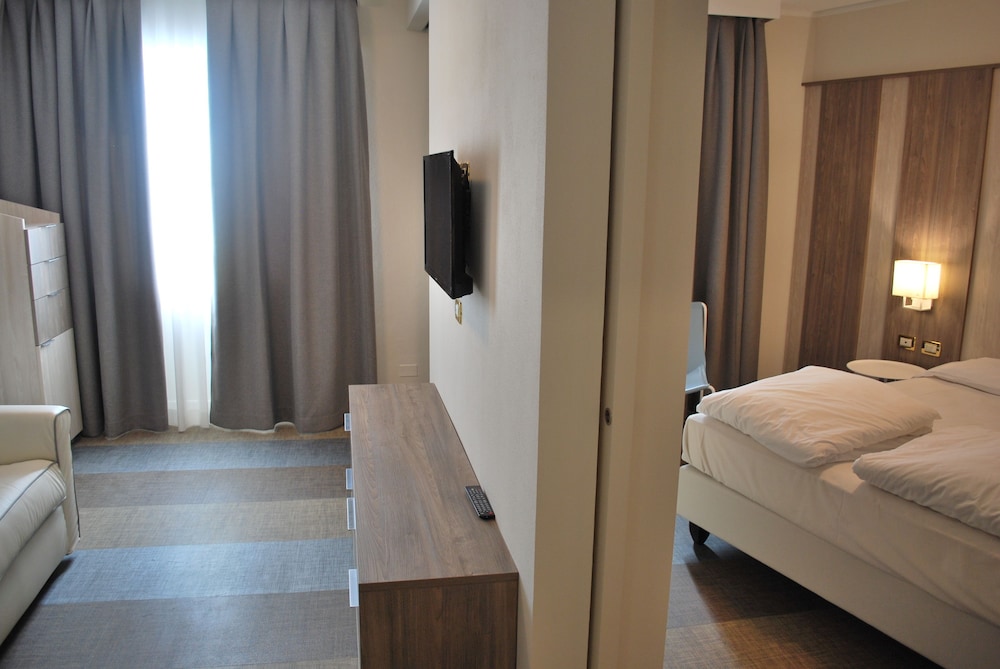 Family Suite, 1 Bedroom, 2 Bathrooms, Mountainside photo 3