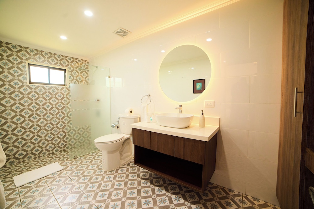 Deluxe Double Room, 1 Queen Bed - Photo 6
