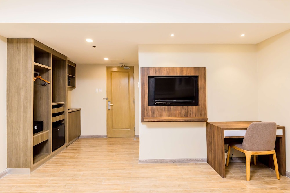 Premier Twin Room, 2 Double Beds, Non Smoking, Kitchenette photo 3