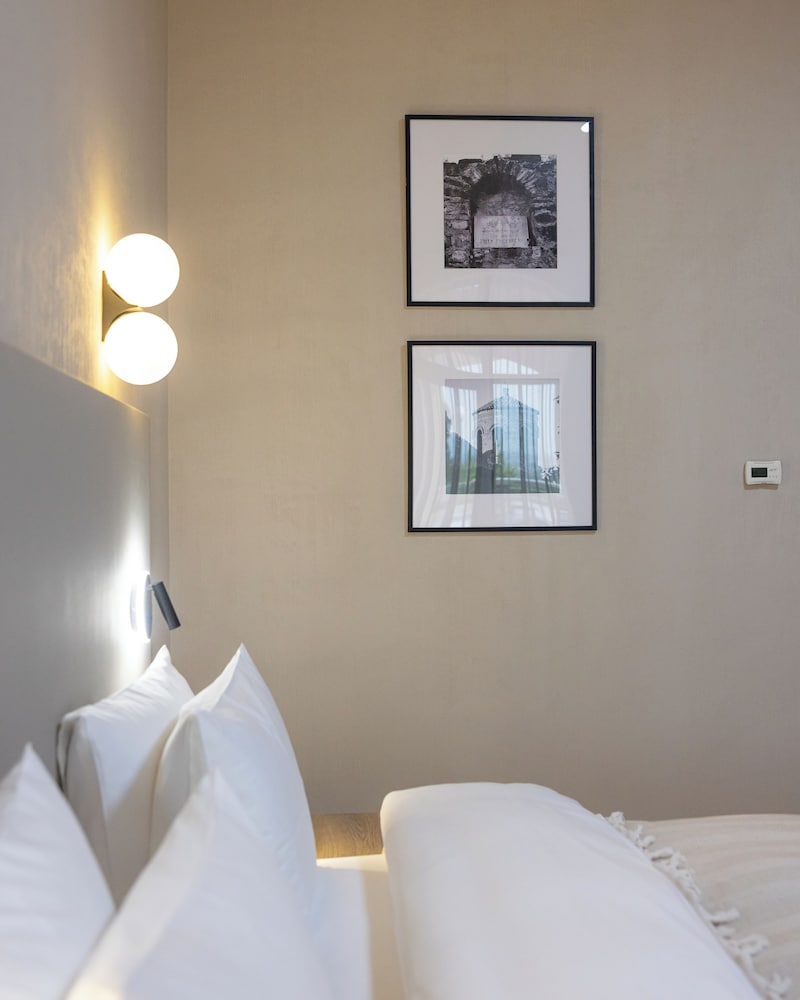 Superior Double or Twin Room photo 3