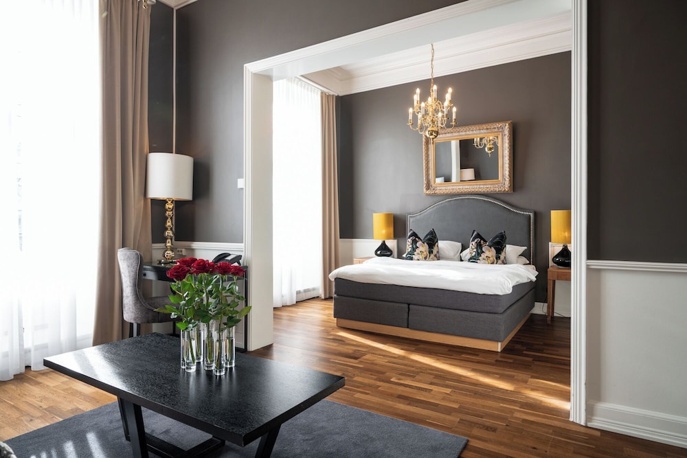 Junior Suite (With View) - Photo 10