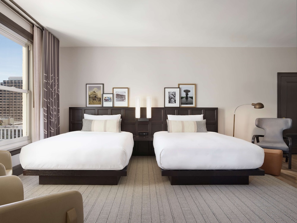 Executive Room, 2 Queen Beds, Accessible, Bathtub (Mobility) - Photo 3