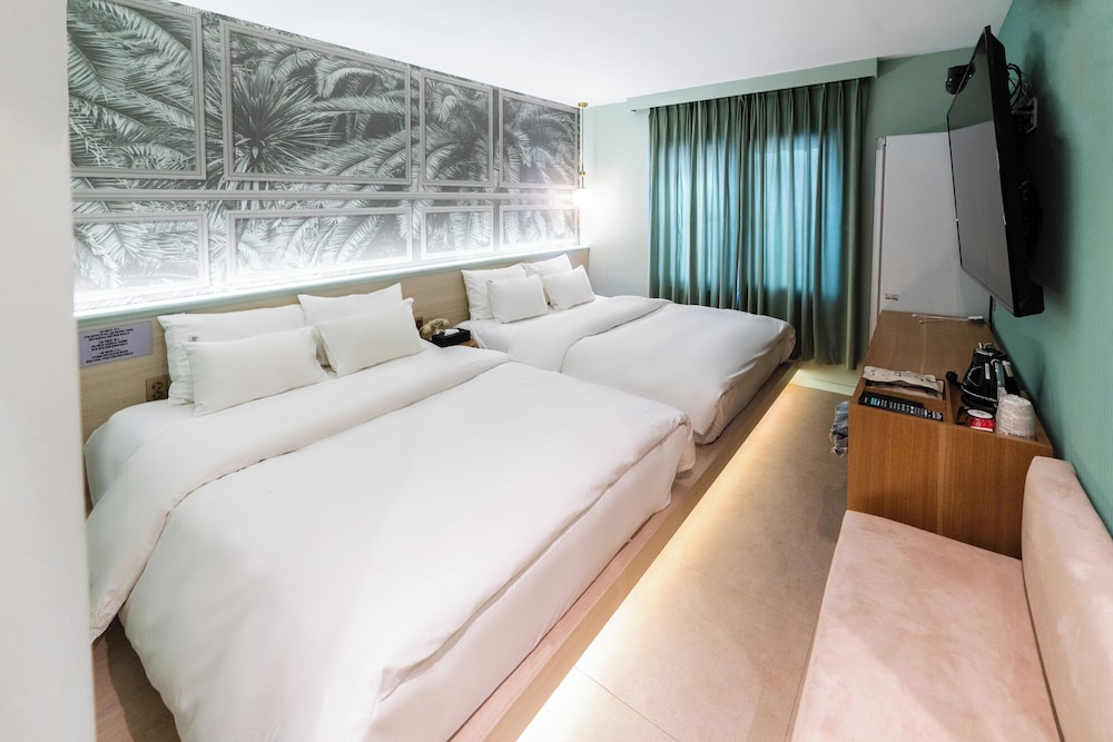 Luxury Room, 2 Double Beds, Park View photo 1
