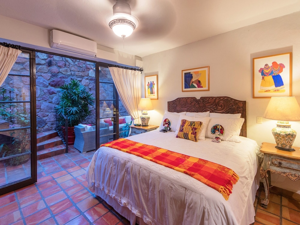 Deluxe Double Room, Ensuite, Courtyard View (Suite 49)