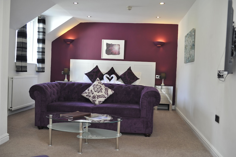 Large King Room - Photo 7