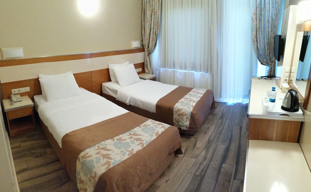 Standard Twin Room, Multiple Beds photo 3