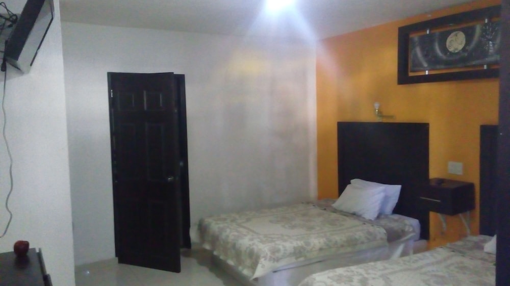 Standard Room, 2 Double Beds photo 3