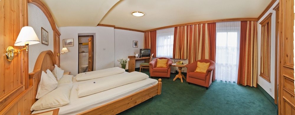 Double Room, Balcony (Haus Dreitorspitze) photo 1