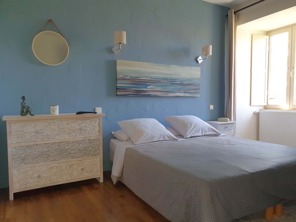 Classic Room, 2 Twin Beds (La Mélodieuse) photo 1
