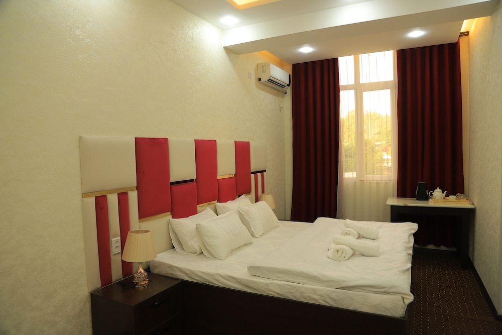 Room photo 2
