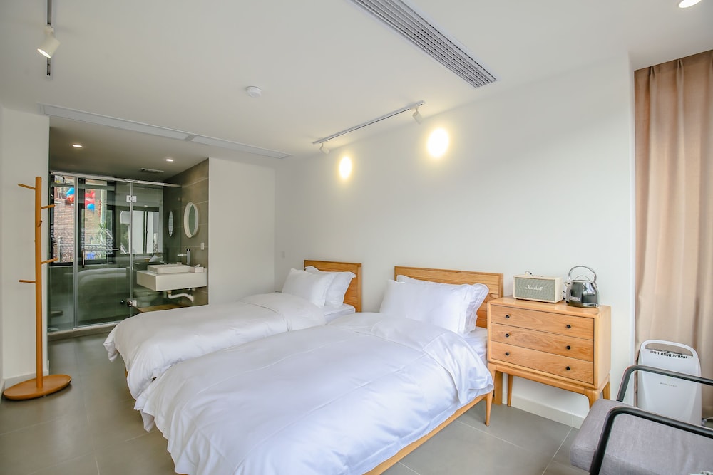 Twin Room with Mountain View photo 3