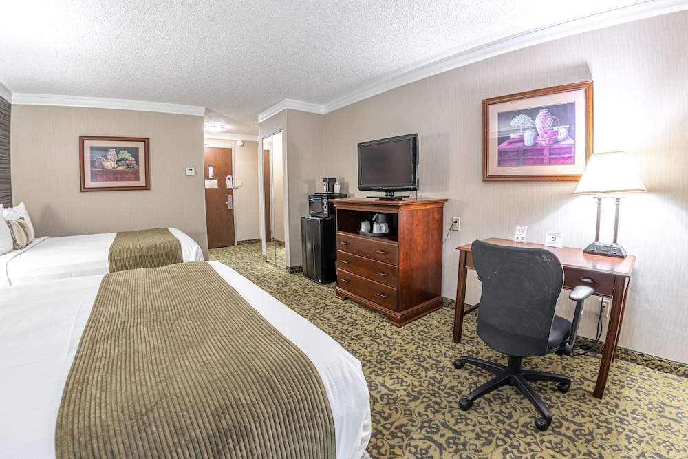 Standard Room, 2 Queen Beds, Non Smoking, Refrigerator & Microwave