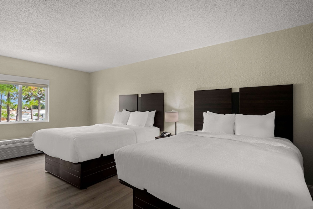 Standard Room, 2 Queen Beds, Non Smoking