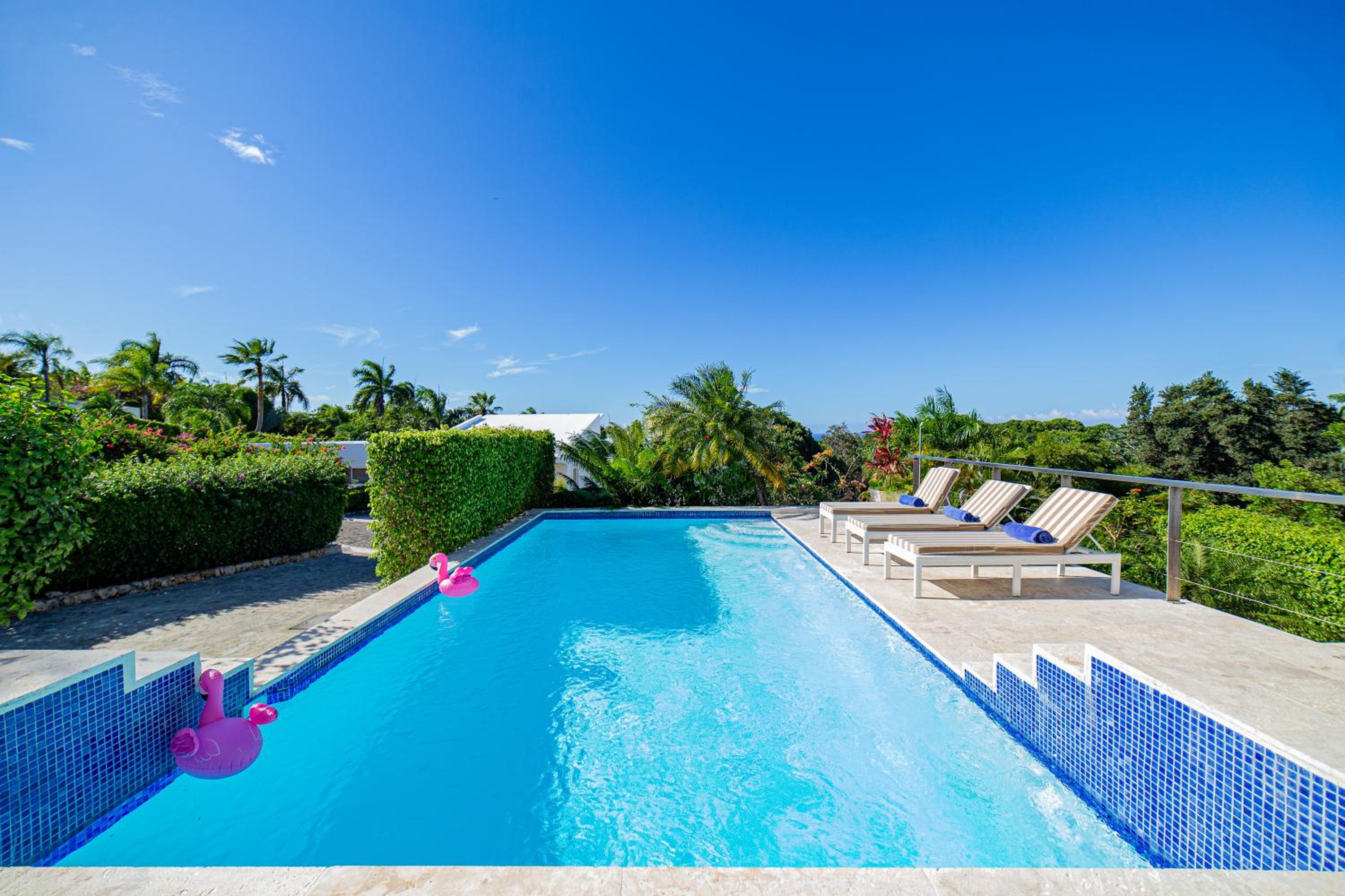 Three-Bedroom Villa photo 3
