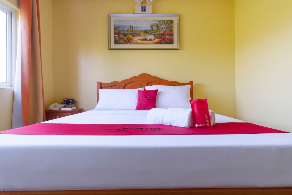 Double Room (Reddoorz) - Photo 3