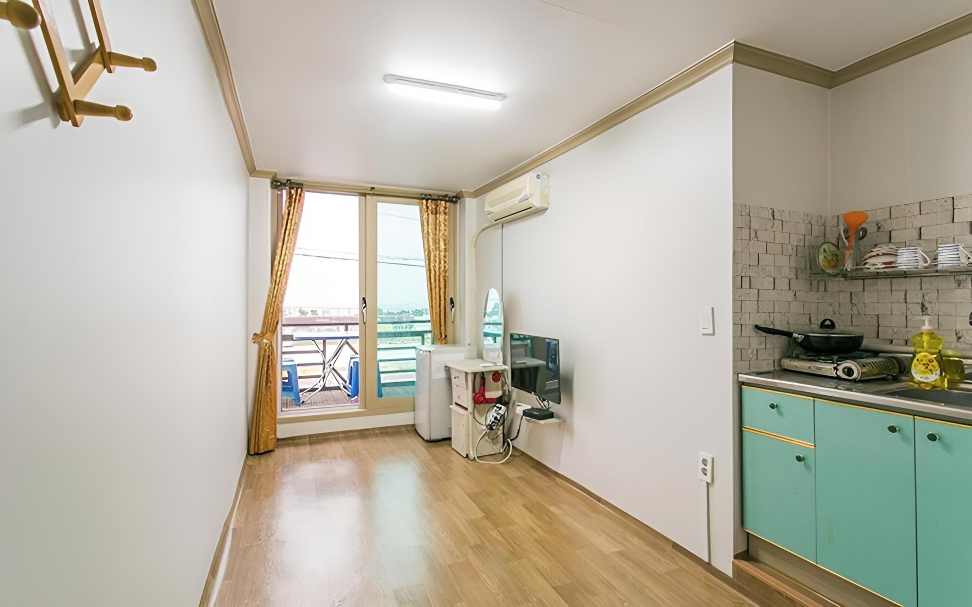 Room (205 (Ocean View)) photo 1