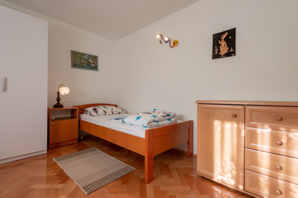 Apartment, 2 Bedrooms, Accessible, Smoking